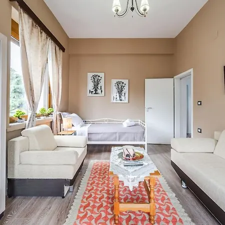 Apartment Maria's By Pikhost