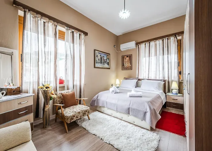 Maria's By Pikhost *