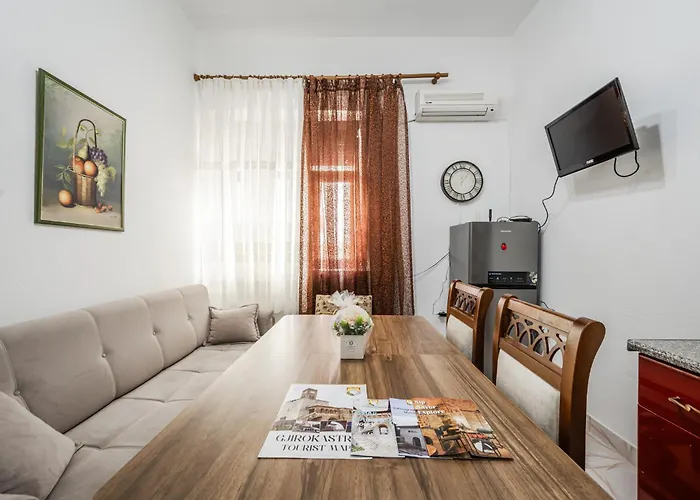 Maria's By Pikhost 公寓 Gjirokastër