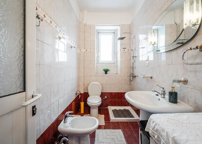 Maria's By Pikhost Gjirokastër